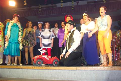 http://www.elschbach.de/media/Fasching/100_1334 (Custom).JPG
